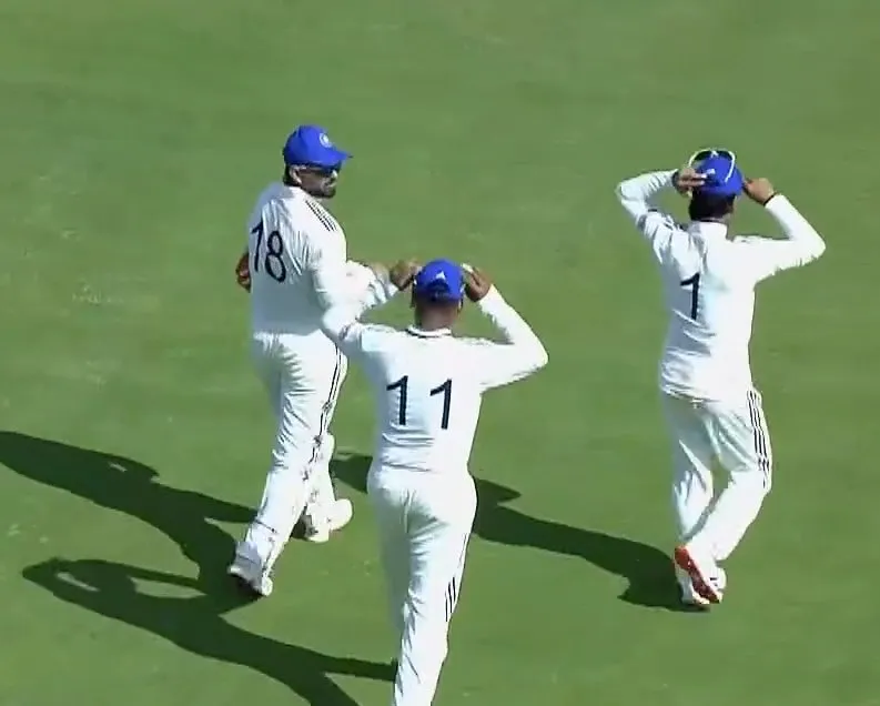 Rishabh Pant wearing Virat Kohli Jersey