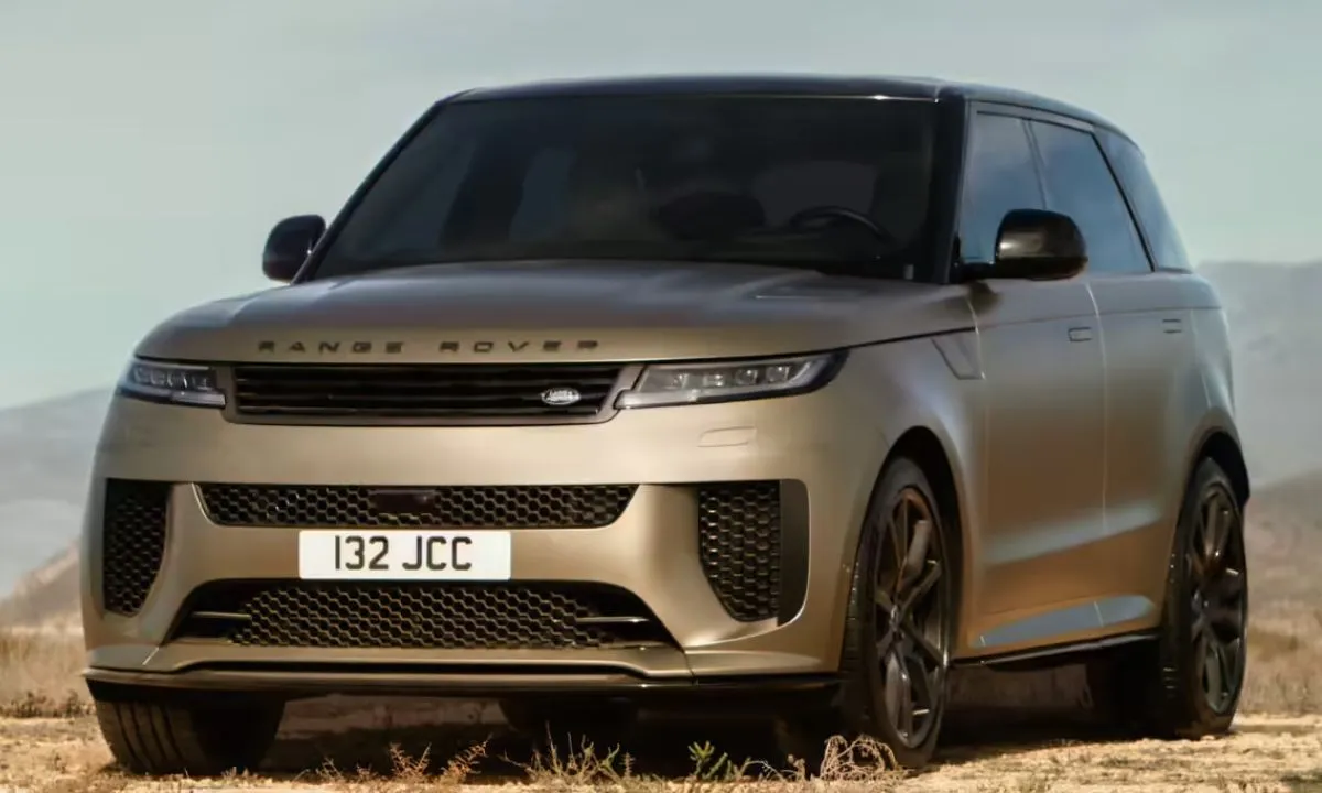 MS Dhoni Drives Virat Kohli in Ranchi