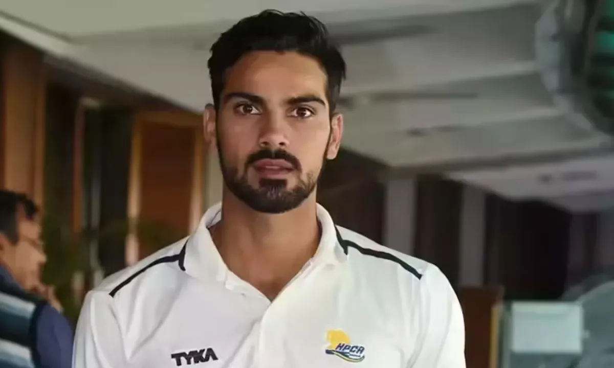 Mayank Dagar Bowling