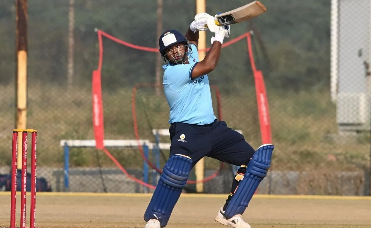 Sarfaraz Khan 6 Boundaries against Abhishek Sharma