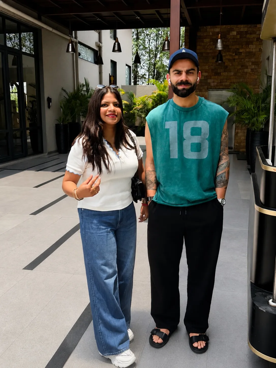 Virat Kohli With Rinku Singhs Mother And Sister
